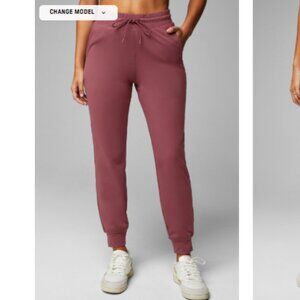 Fabletics High-Waisted Performance Jogger Full Length - Large in Moonlight Mauve